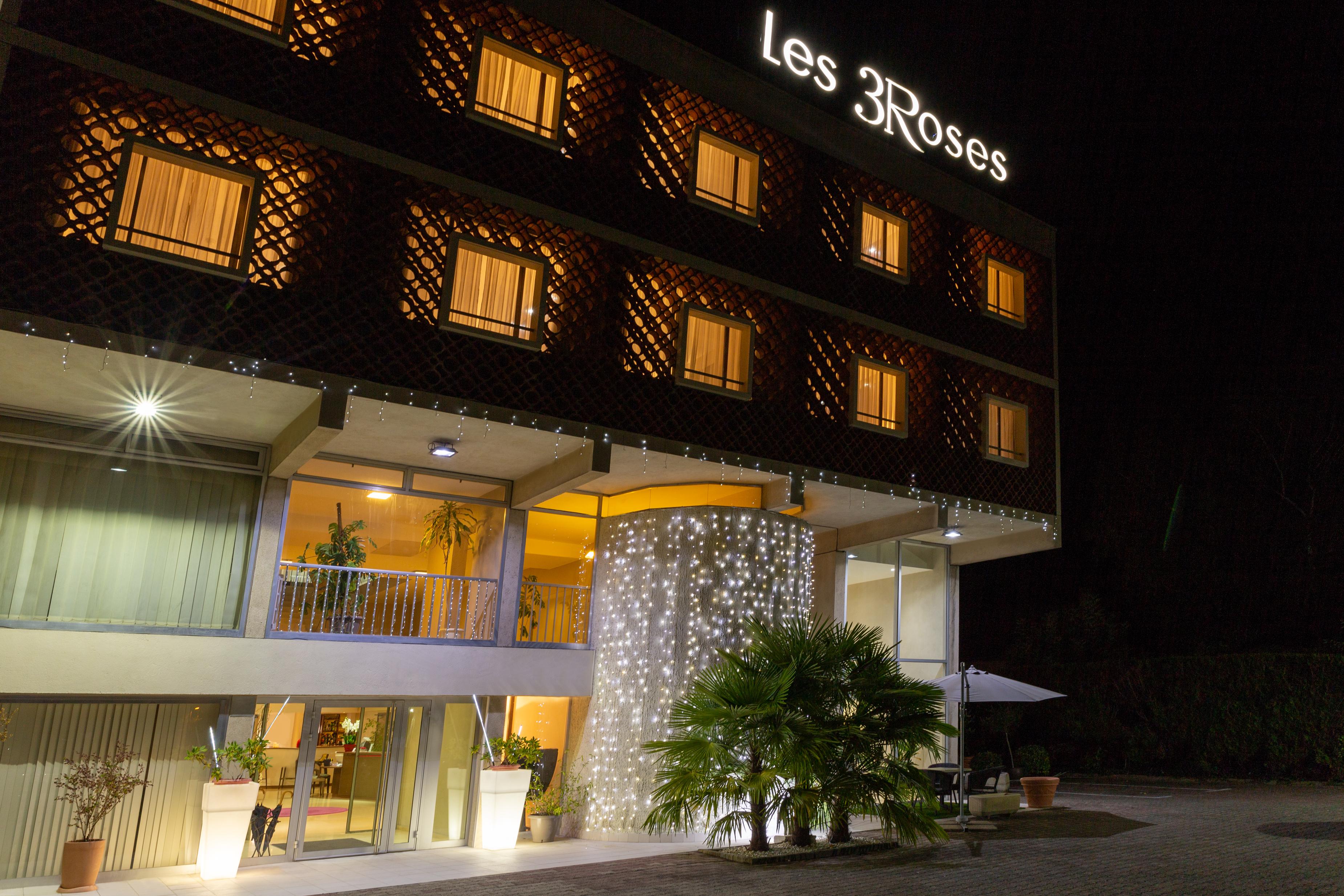 Hotel Les Trois Roses, Meylan Grenoble The Originals Boutique ภายนอก รูปภาพ